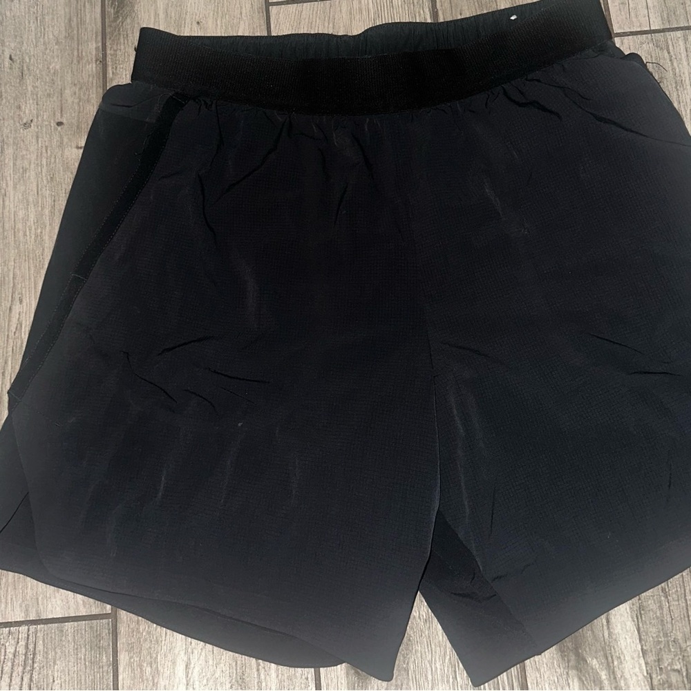 Men’s used Nike training gym black shorts size XL pocket ripped - Picture 3 of 3